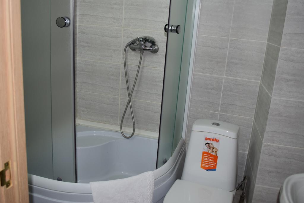 Bayterek Hotel Astana Quarto foto